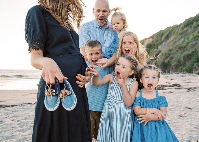 21 Creative Ways to Announce Your Pregnancy to Family - Postpartum Party