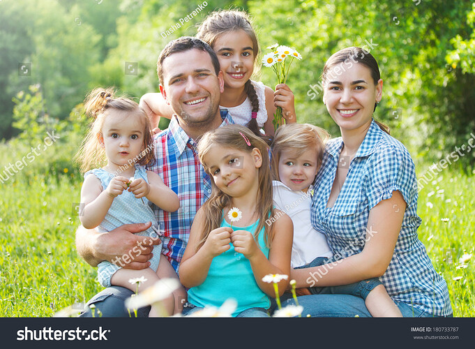 121,694 Family 4 Children Images, Stock Photos & Vectors | Shutterstock