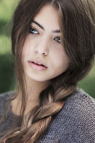 Natural beauty | Girl with green eyes, Beauty girl, Beauty